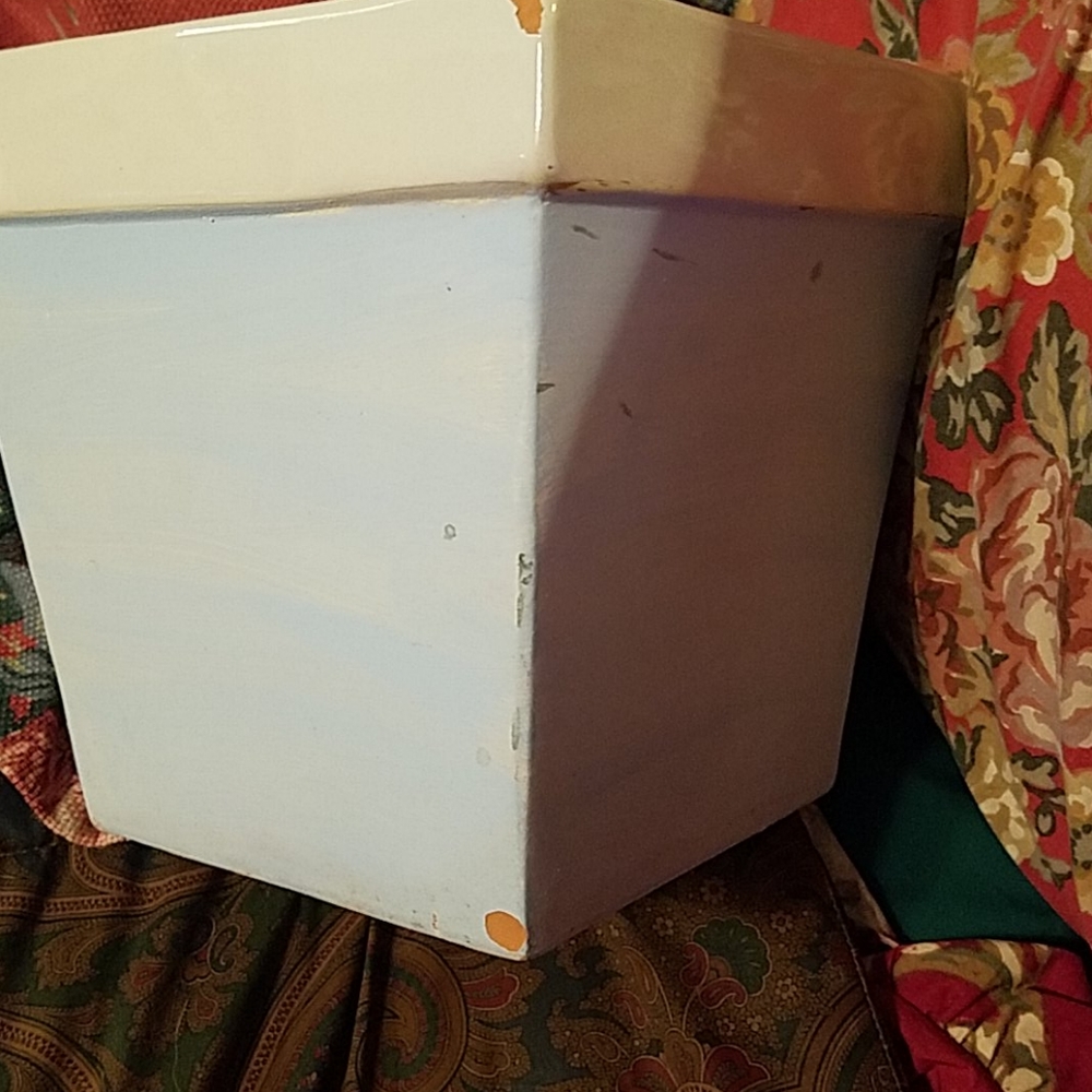 Flower pot - Picture 3 of 5
